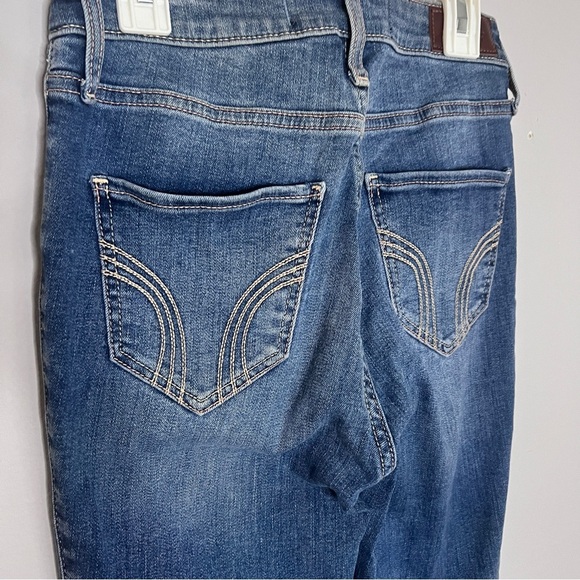 Hollister Ultra High-Rise Super Skinny Soft Stretch Distressed Jeans Size 1R - Picture 5 of 7